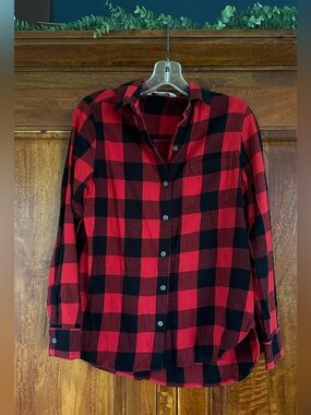 Old Navy Red and Black Plaid Classic Shirt